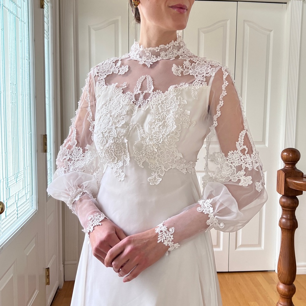 SOLD — 1960-70’s Dance Originals by Fred Perlberg Wedding Gown - Picture 9 of 11